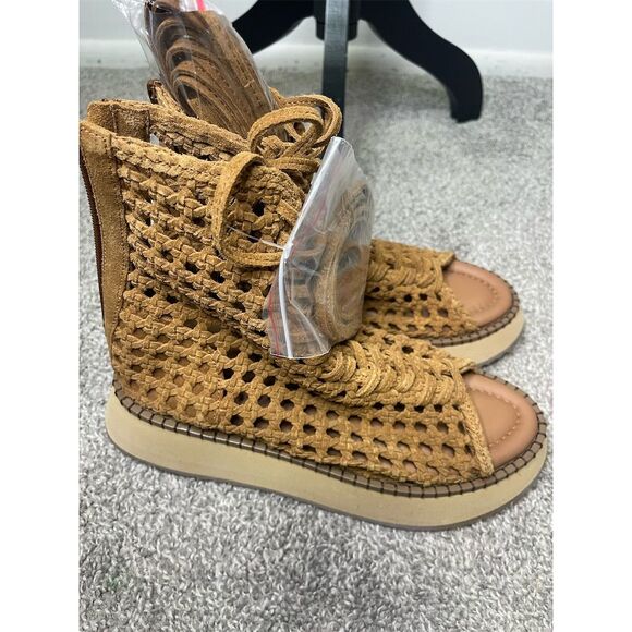 NWOB Free People Luca Lace Up Sandals Size 8 Color Tan $178 SOLD OUT "flaws" - Picture 4 of 11